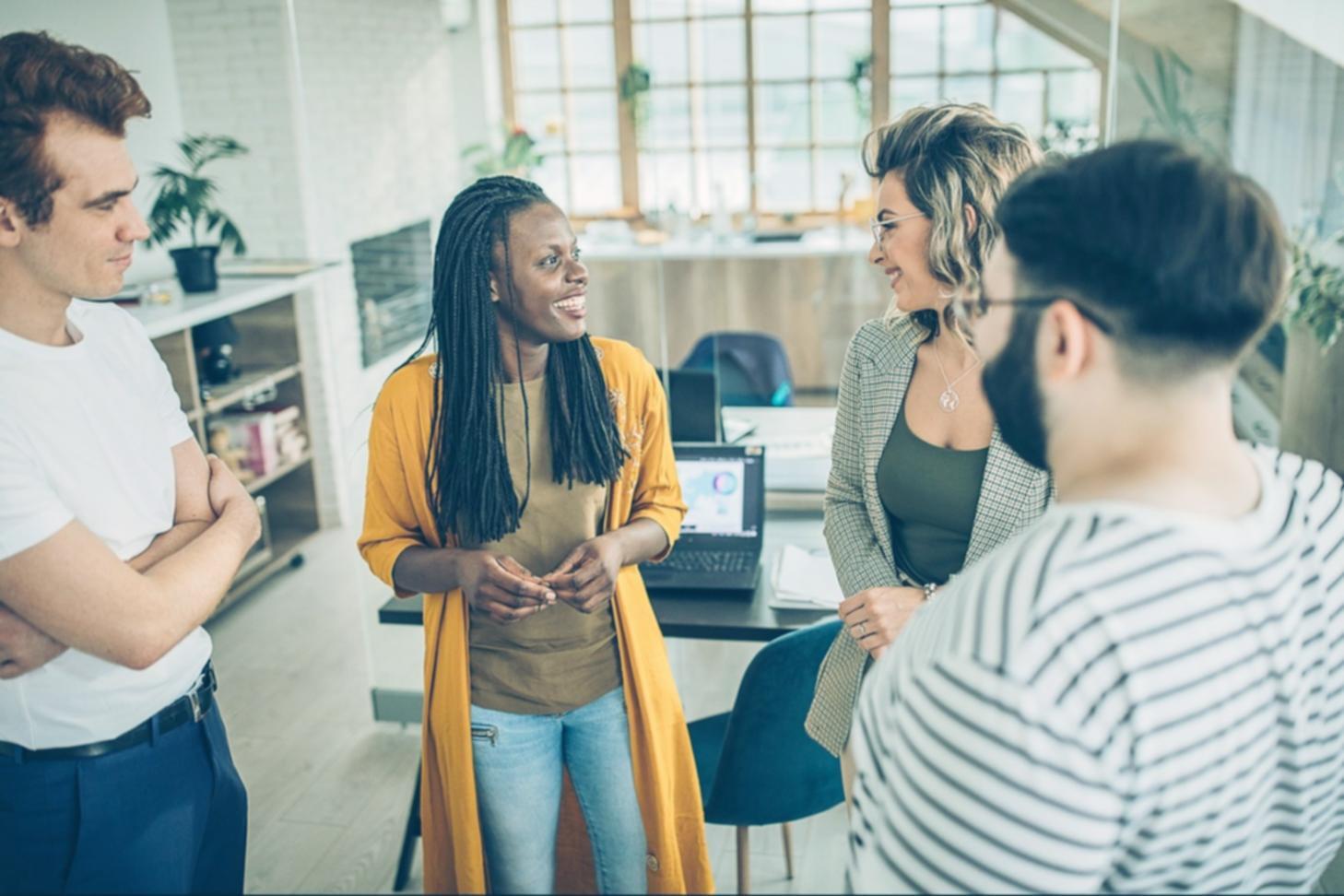 Kursteilnehmende in einem interaktiven Webinar